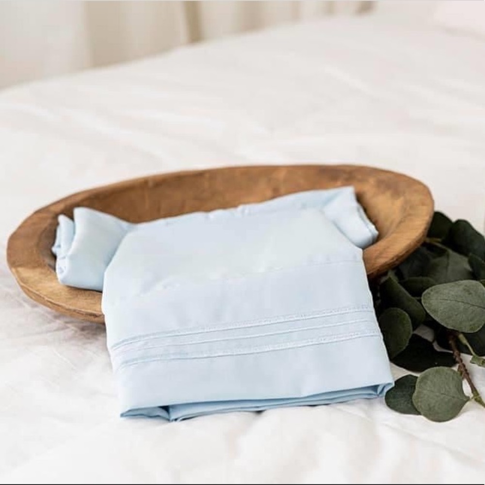 ✨SALE✨Queen 6pc Baby Blue Bedsheets - Picture 2 of 6